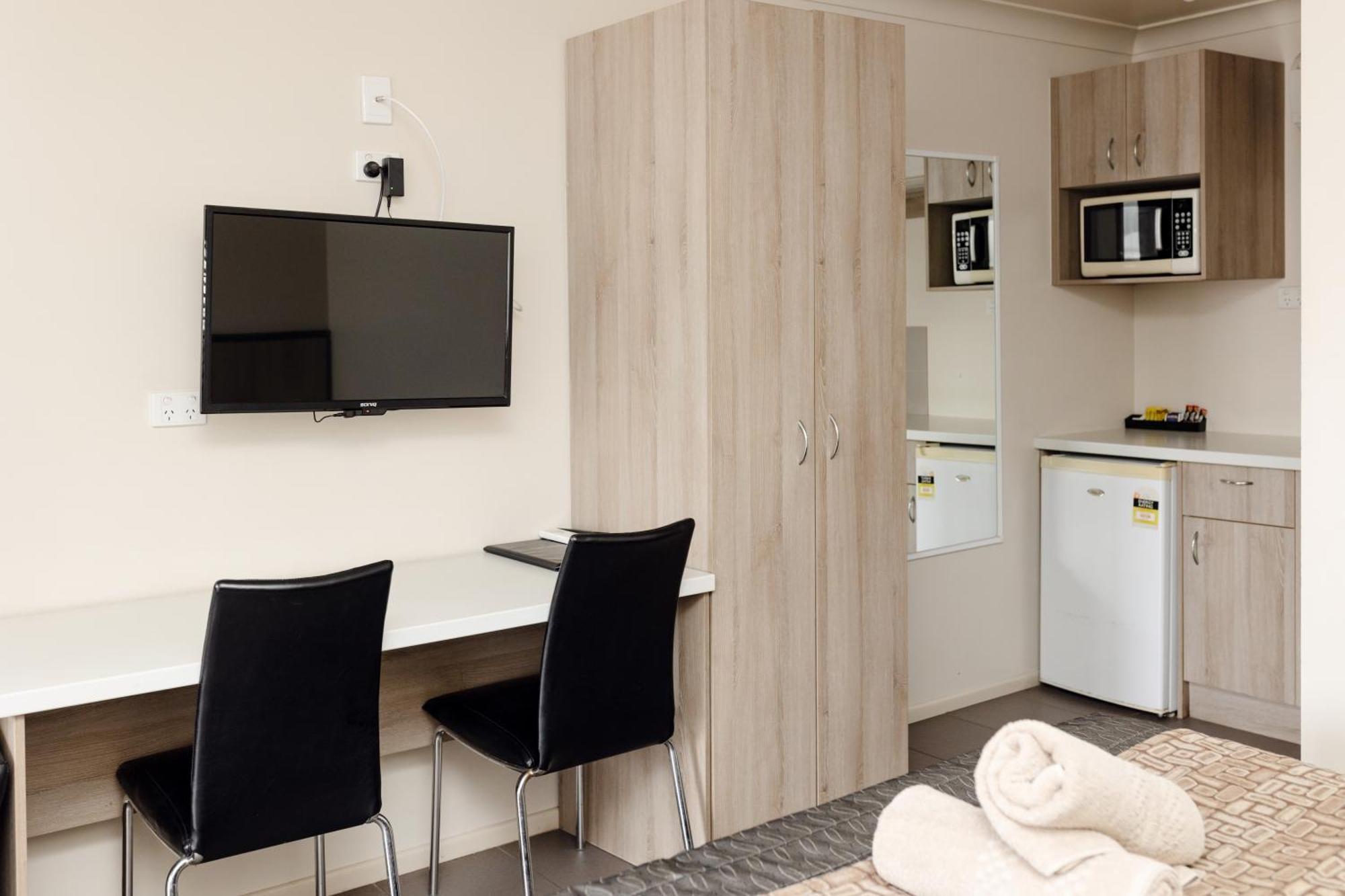 Starline Motor Inn Miles Kültér fotó